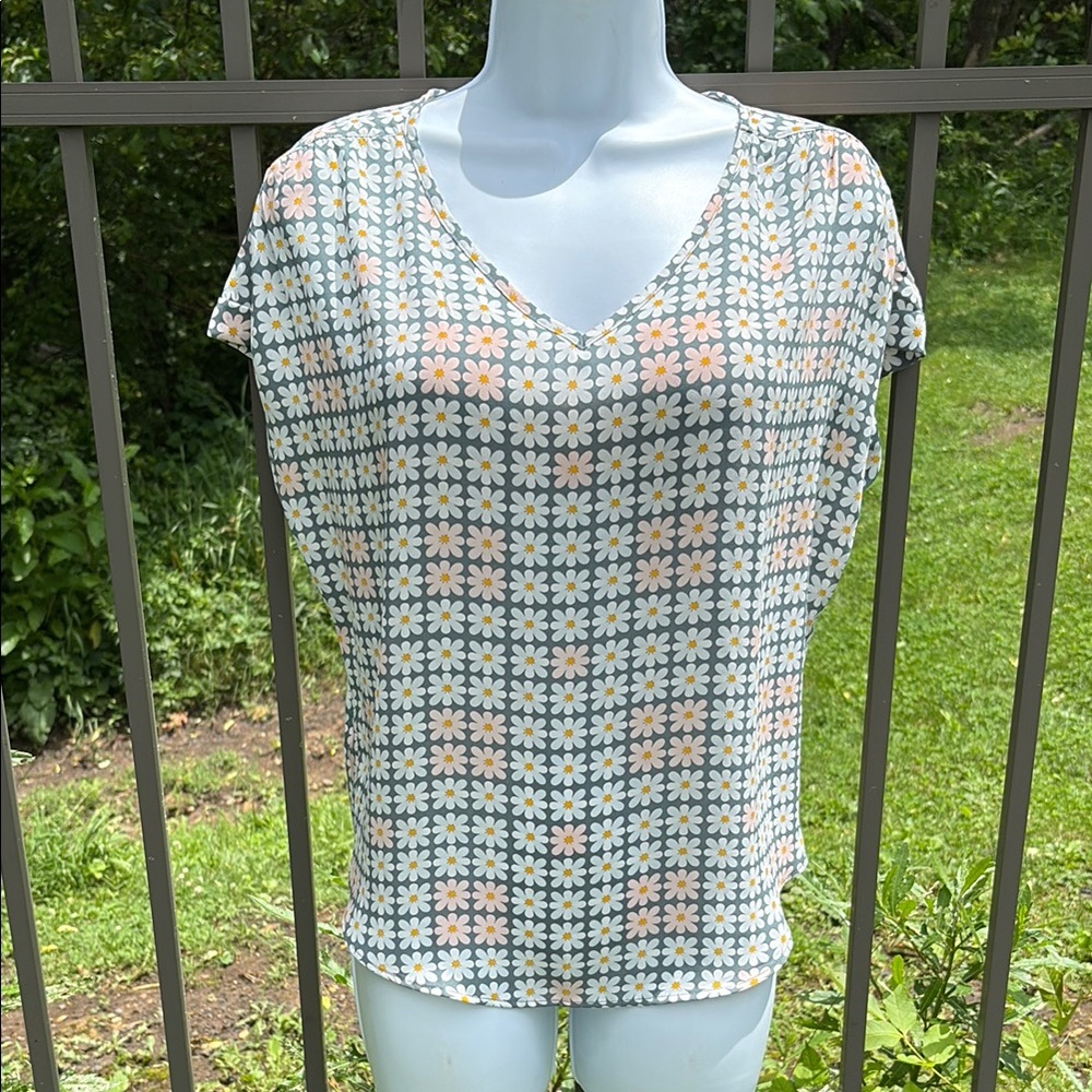 LOFT Daisy Floral V-Neck Tee Shirt Size XS